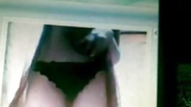 Naked Anfisa bokep mania Chekhov alami di kamar mandi
